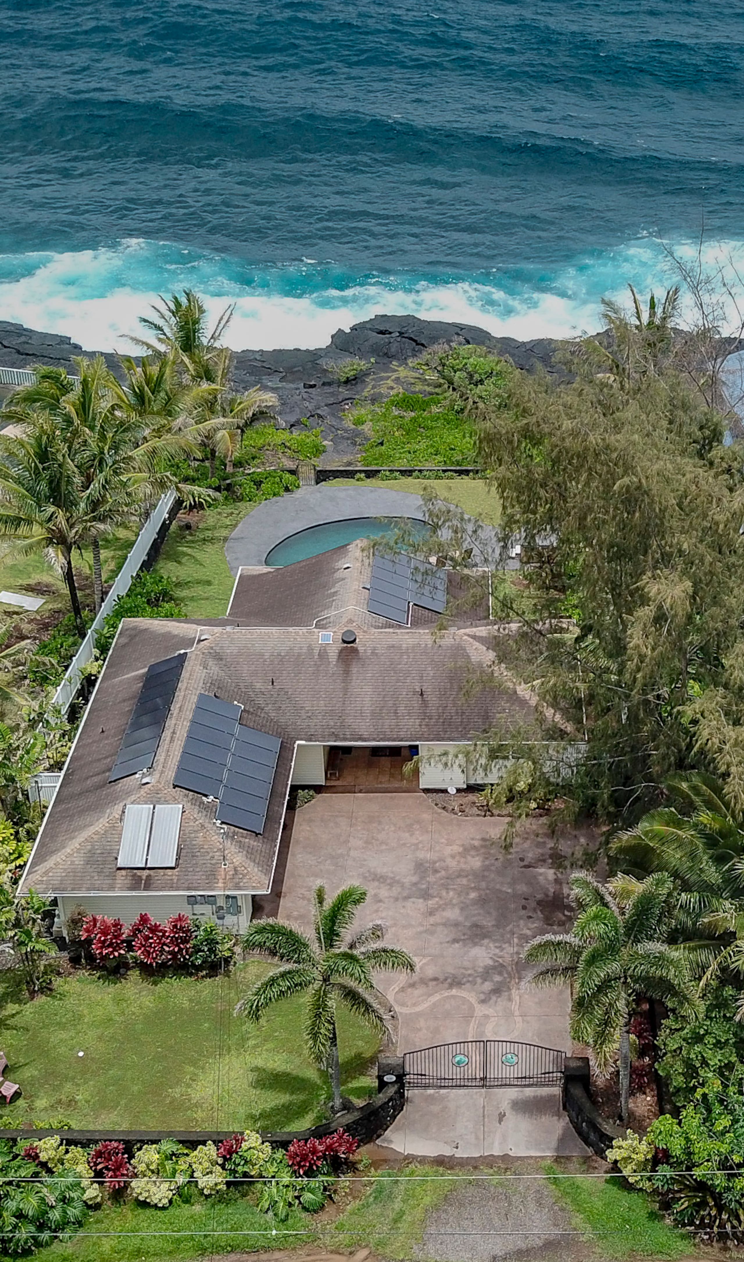 Home in Keaau · ★4.94 · 3 bedrooms · 3 beds · 2 baths - Image 9
