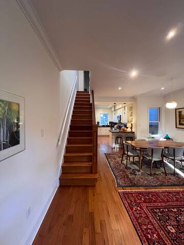 Sunny, stylish 3BR House | private patio+pkg gallery image 3