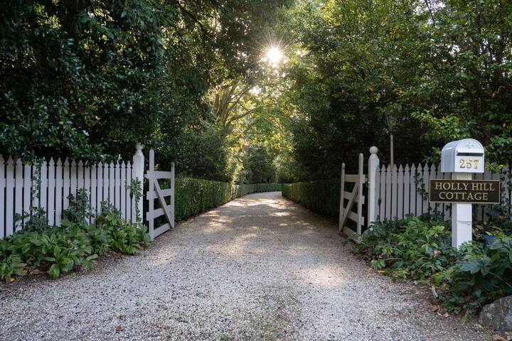 Holly Hill Cottage gallery image 2