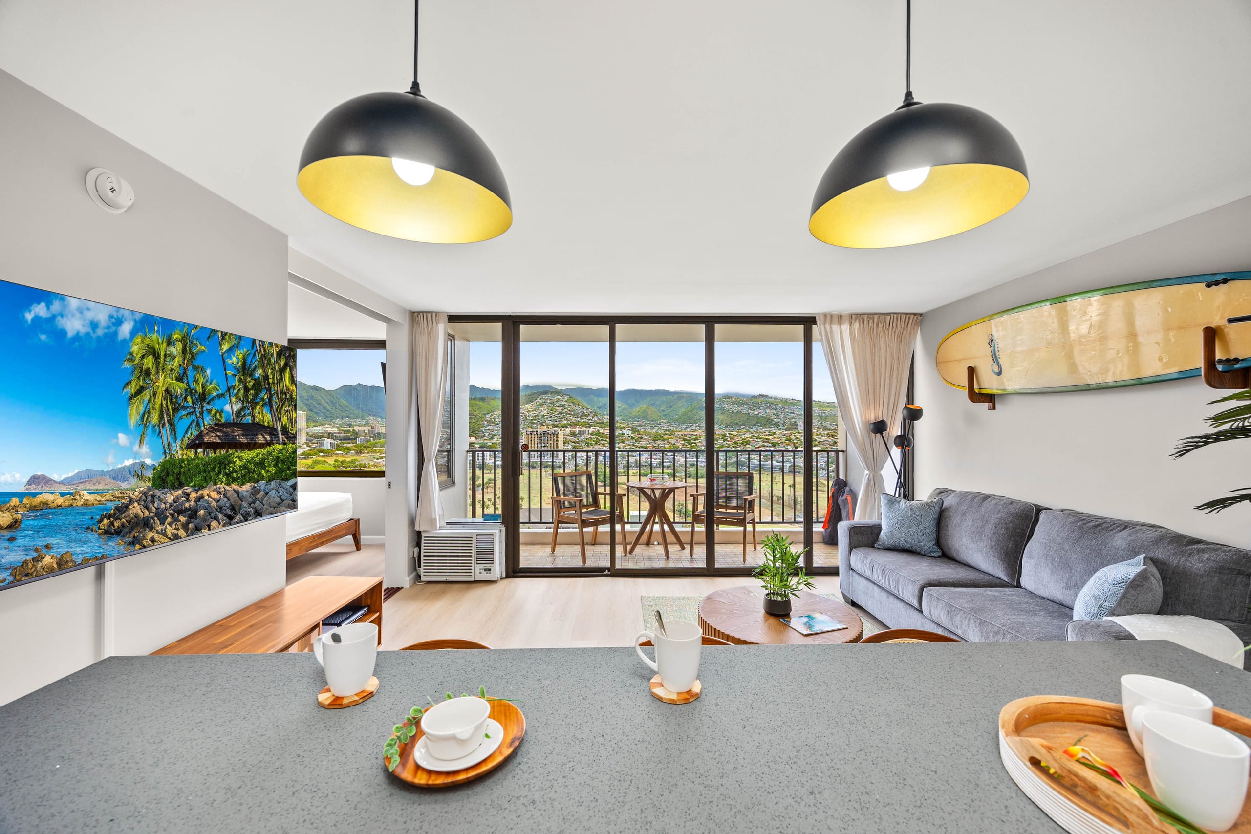 30Fl Renovated w/ Parking | Short Walk to Beach - Image 6