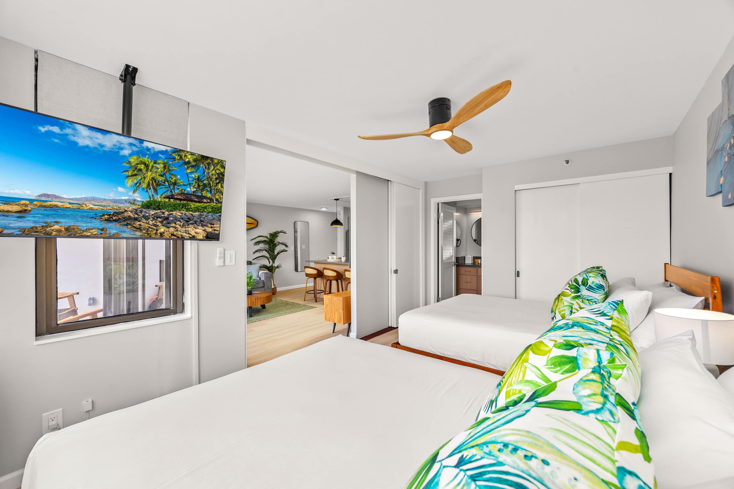 30Fl Renovated w/ Parking | Short Walk to Beach - Image 31