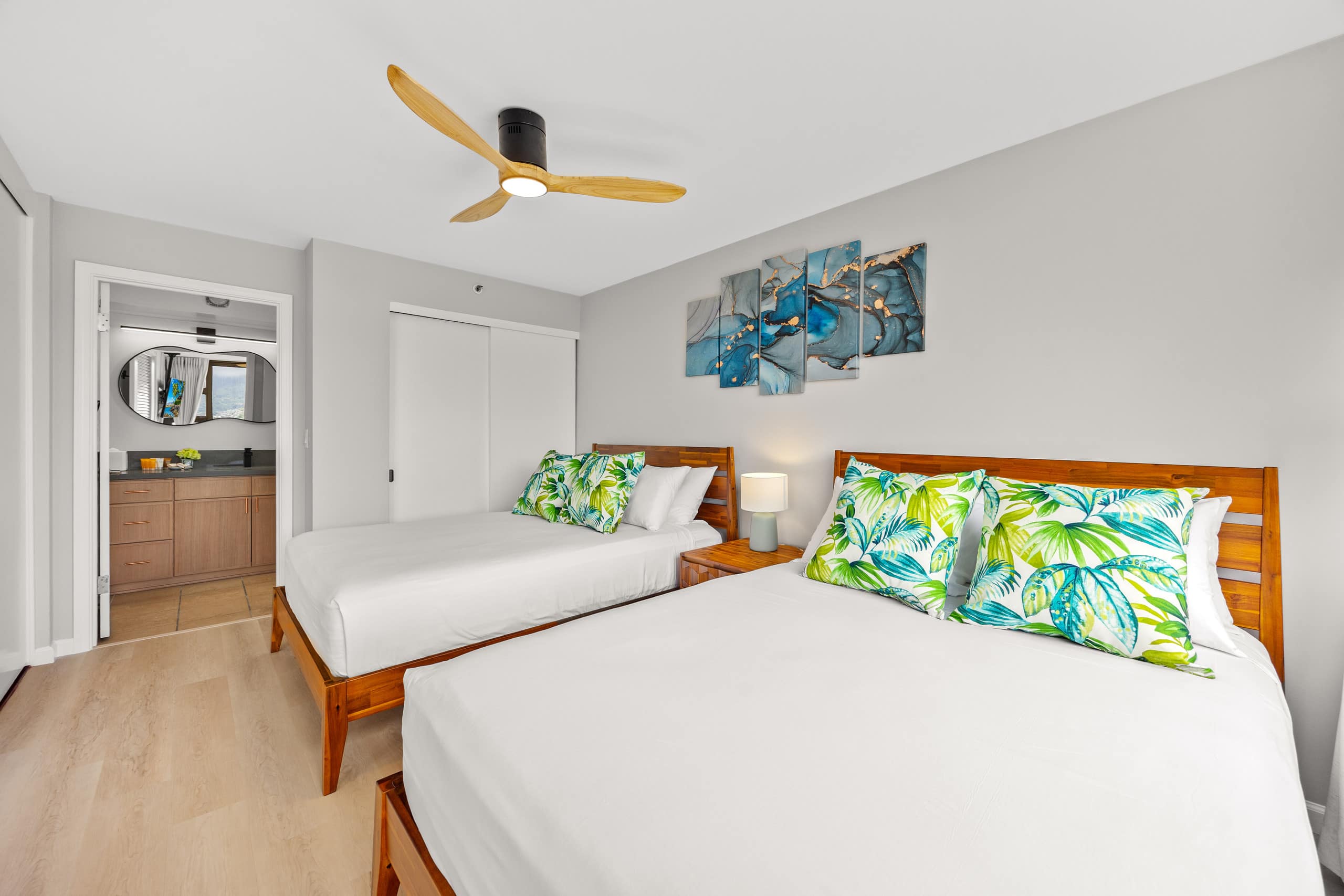 30Fl Renovated w/ Parking | Short Walk to Beach - Image 32