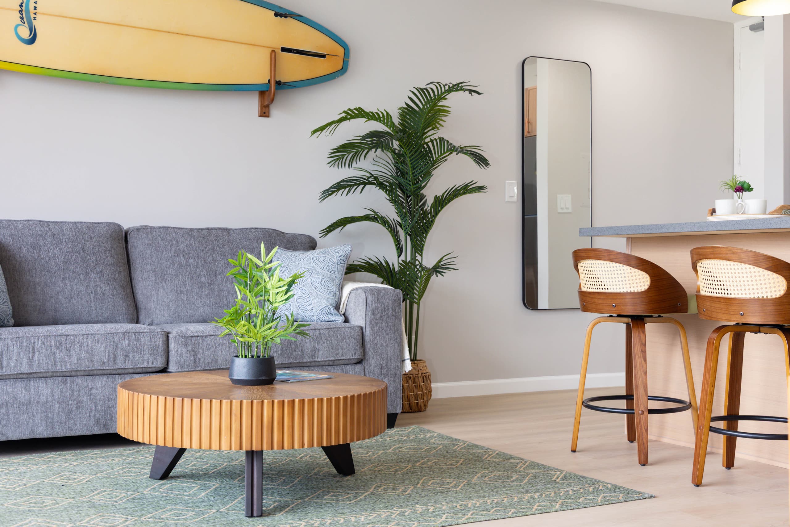 30Fl Renovated w/ Parking | Short Walk to Beach - Image 13