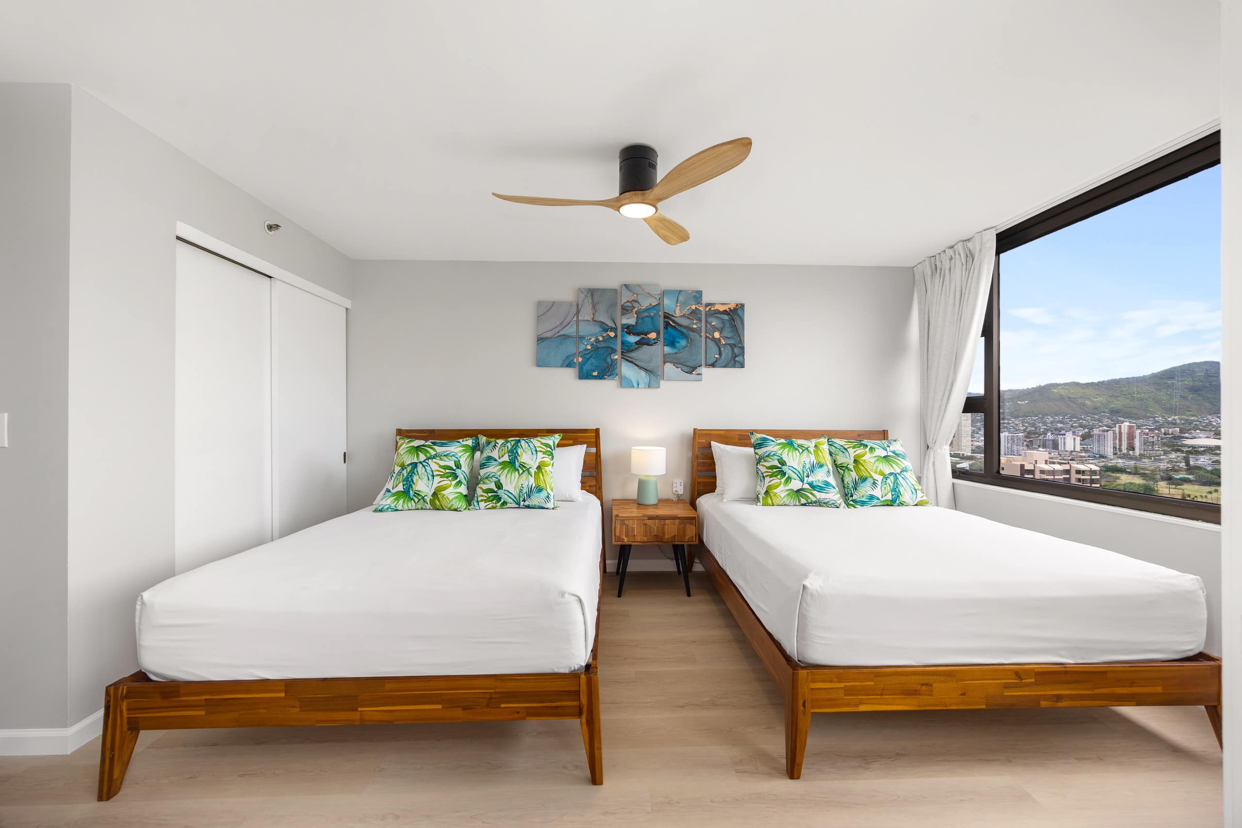 30Fl Renovated w/ Parking | Short Walk to Beach - Image 29