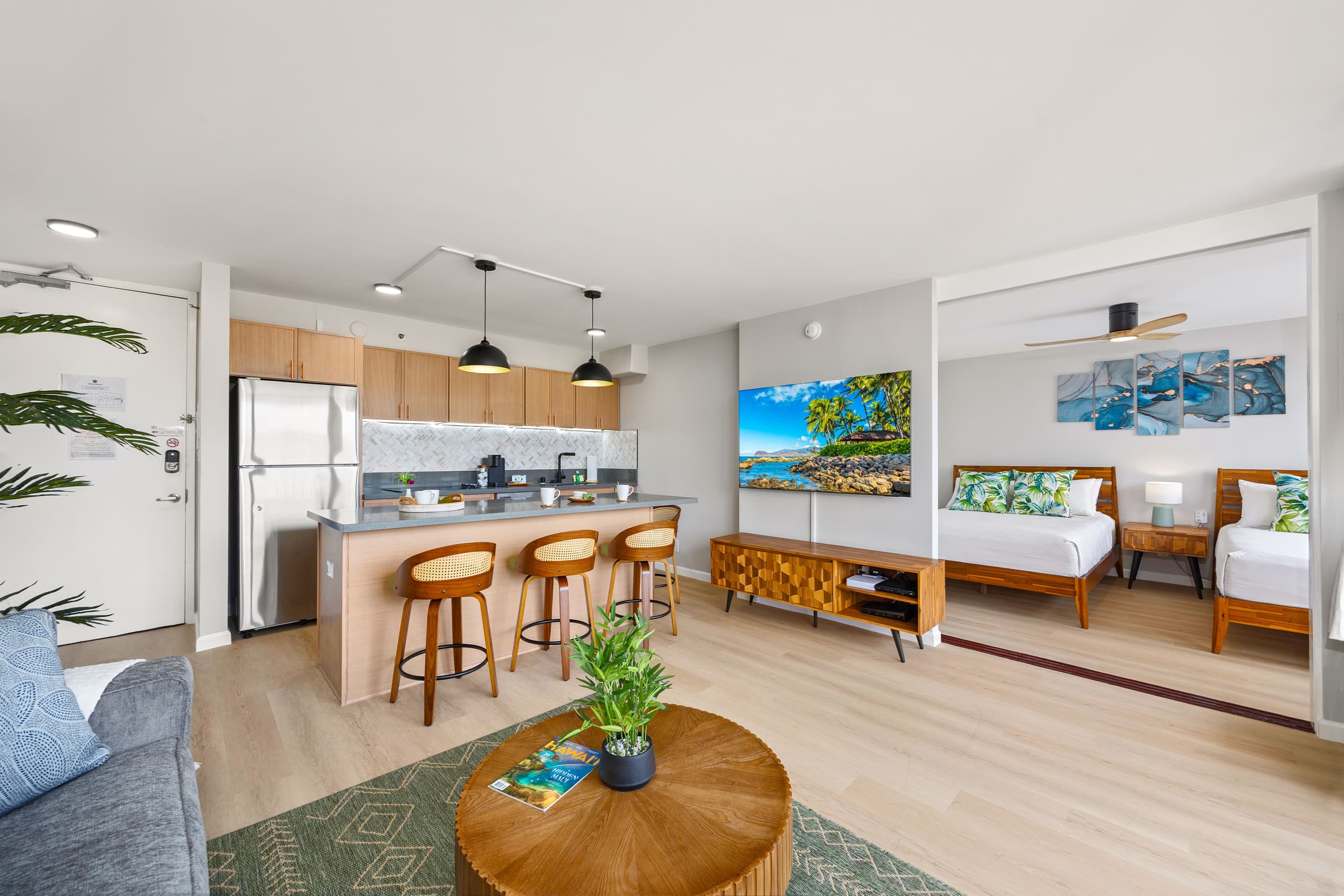 30Fl Renovated w/ Parking | Short Walk to Beach - Image 12