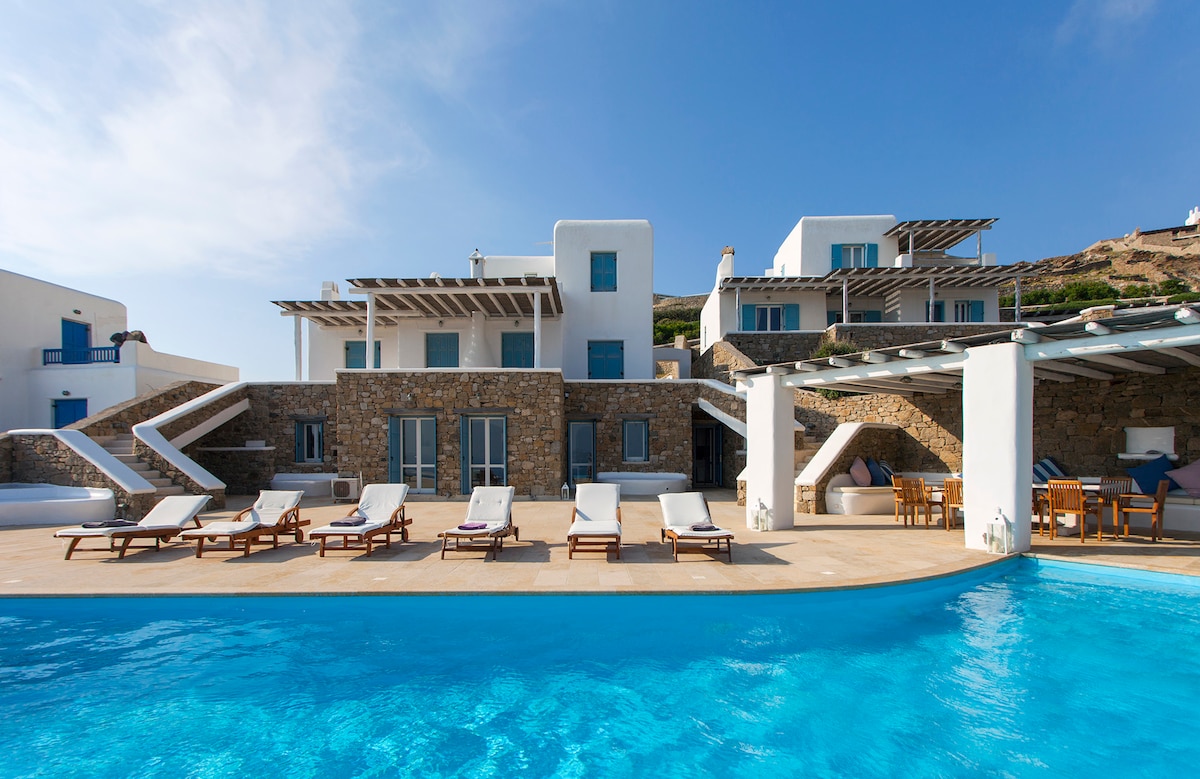 Casa Lefka — view 2