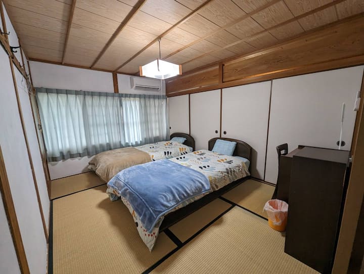 和洋室（畳敷きにベッド）