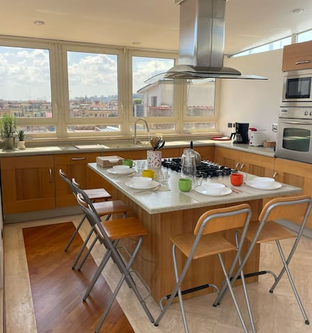 Attico e superattico nella zona strategica di Roma