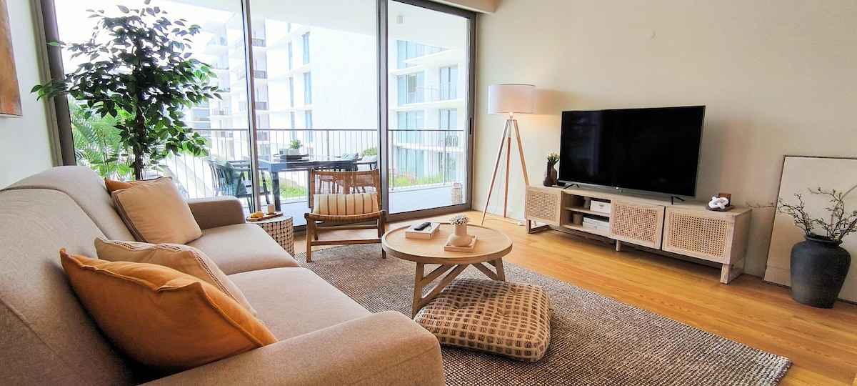 Top Airbnb: Bayline Luxury Condo • Beachfront • Pool • Gym/SPA em Armação De Pêra
