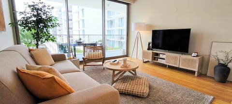 Top Airbnb: Bayline Luxury Condo • Beachfront • Pool • Gym/SPA in Armação De Pêra