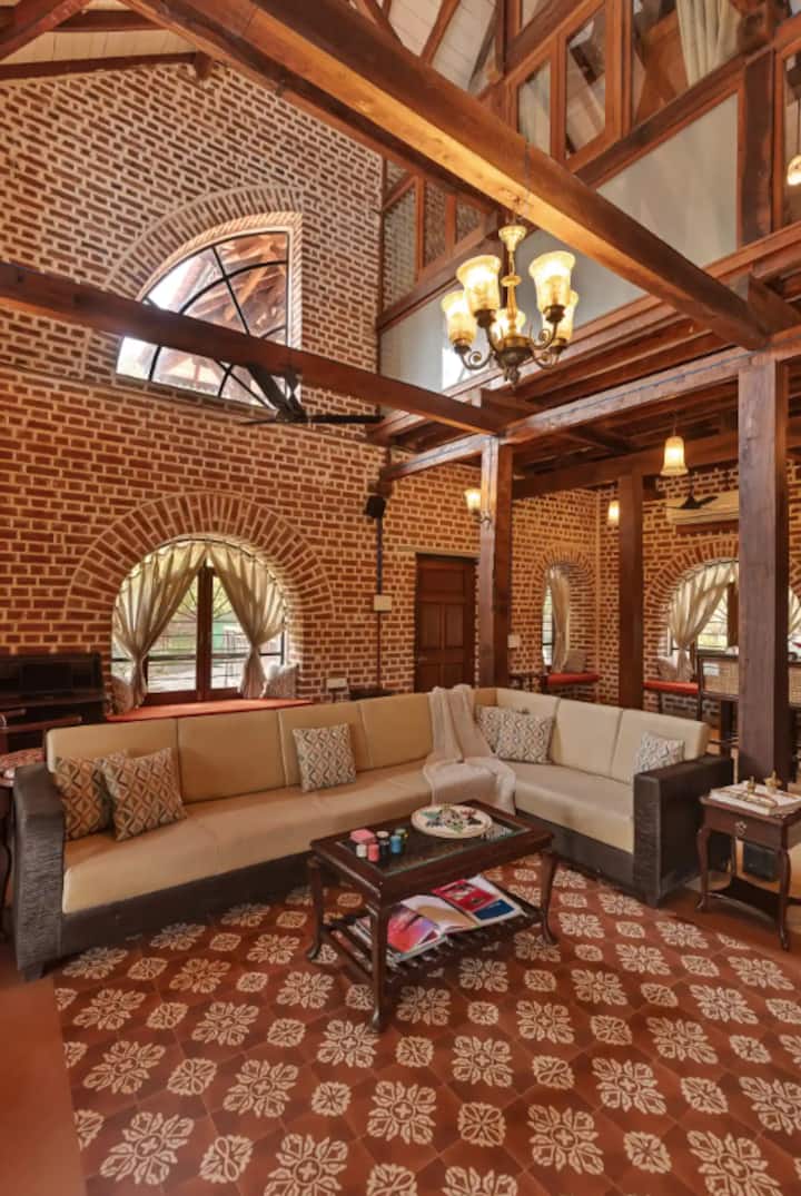 Vedika: 4br Riverfront Pool Villa, Vikramgad - Wada