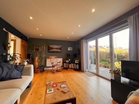 Popular Airbnb listing: Charming Garden home in the city in Brislington West