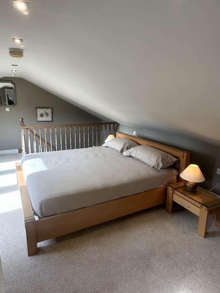 Огромно супер голямо двойно легло