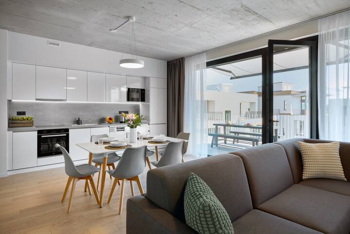 Penthouse Three-Bedroom Apartment with Terrace gallery image 2