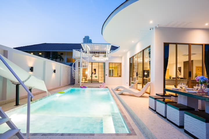 Good days pool villa