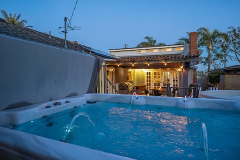 Spacious Beach house 3/2 pool! Short walk to sand!