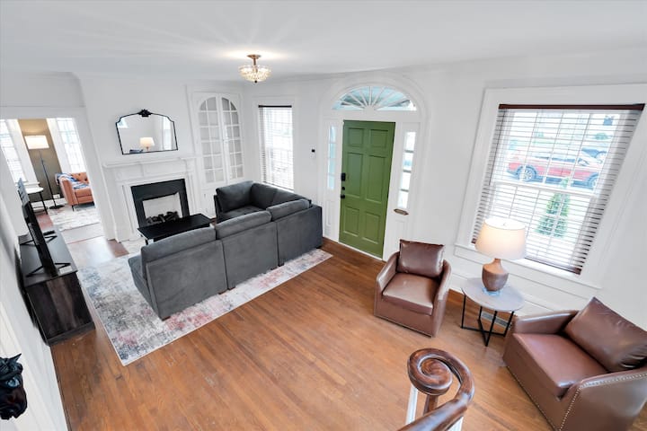 Dwntwn/renovated/backyard/fire-pit/hot Tub - Frankfort, KY