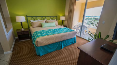 Resort Suite 2BR | Balcony | Kitchen | Pool |WIFI