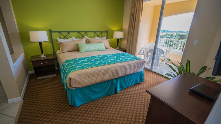 Resort Suite 2br | Balcony | Kitchen | Pool |Wifi - Sunrise, FL
