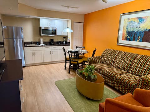 2BR Resort Suite | Near the Florida Everglades