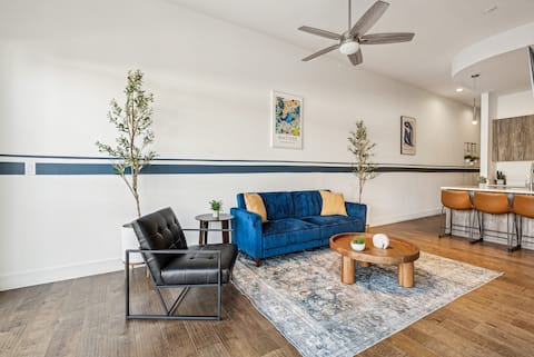 Popular Airbnb listing: Downtown Luxury Loft No. 406 in Cedars