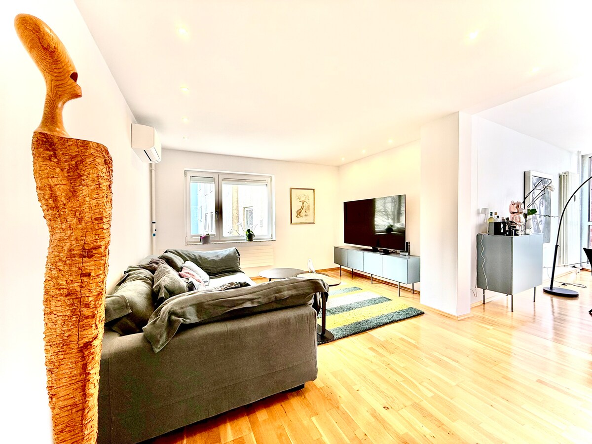 Top performing Airbnb: BigMotz in the Rainbow District in Schöneberg