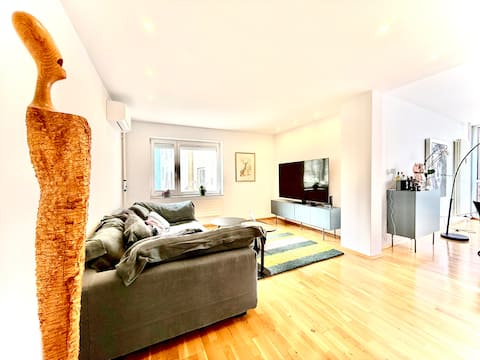 Top performing Airbnb: BigMotz in the Rainbow District in Schöneberg