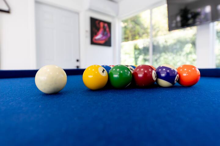 Spacious Luxury Home With Private Pool gallery image 5