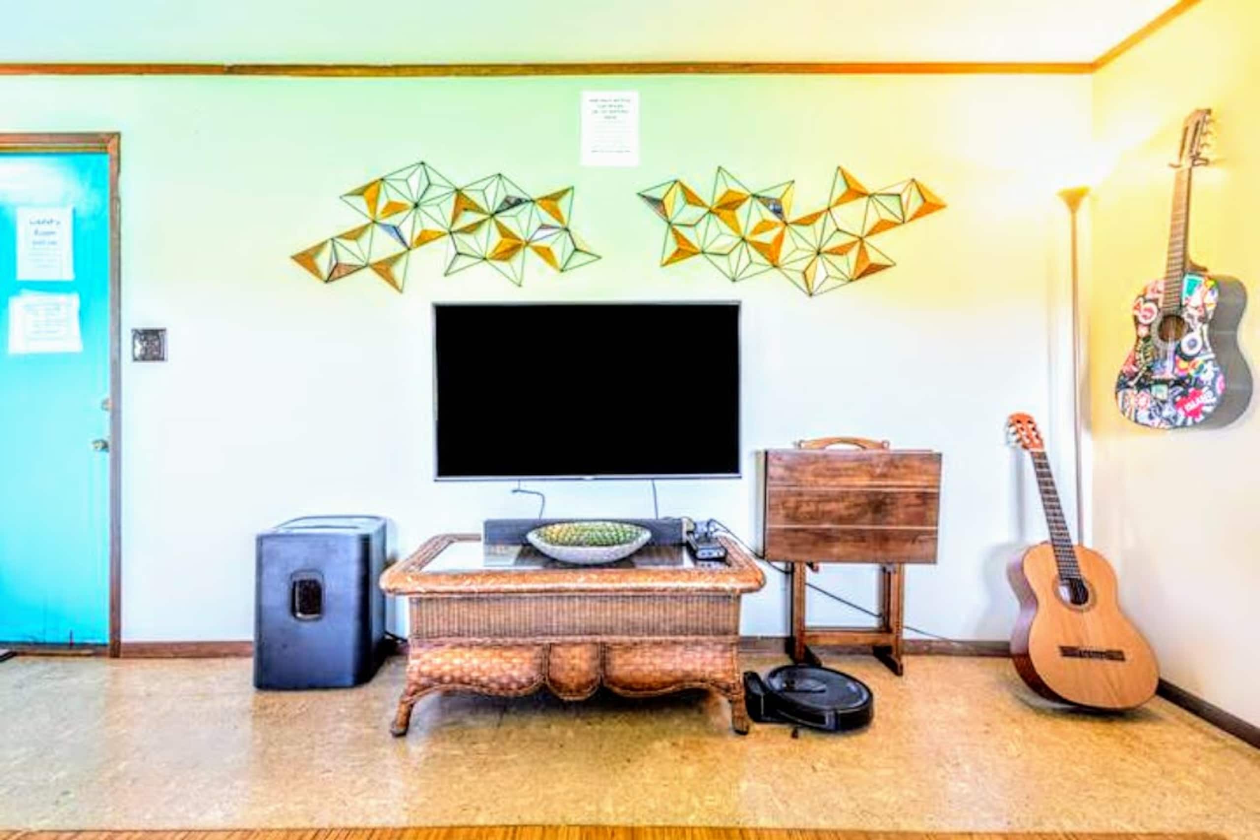 Home in Pepeekeo · ★5.0 · 1 bedroom · 1 bed · 3 shared baths - Image 2