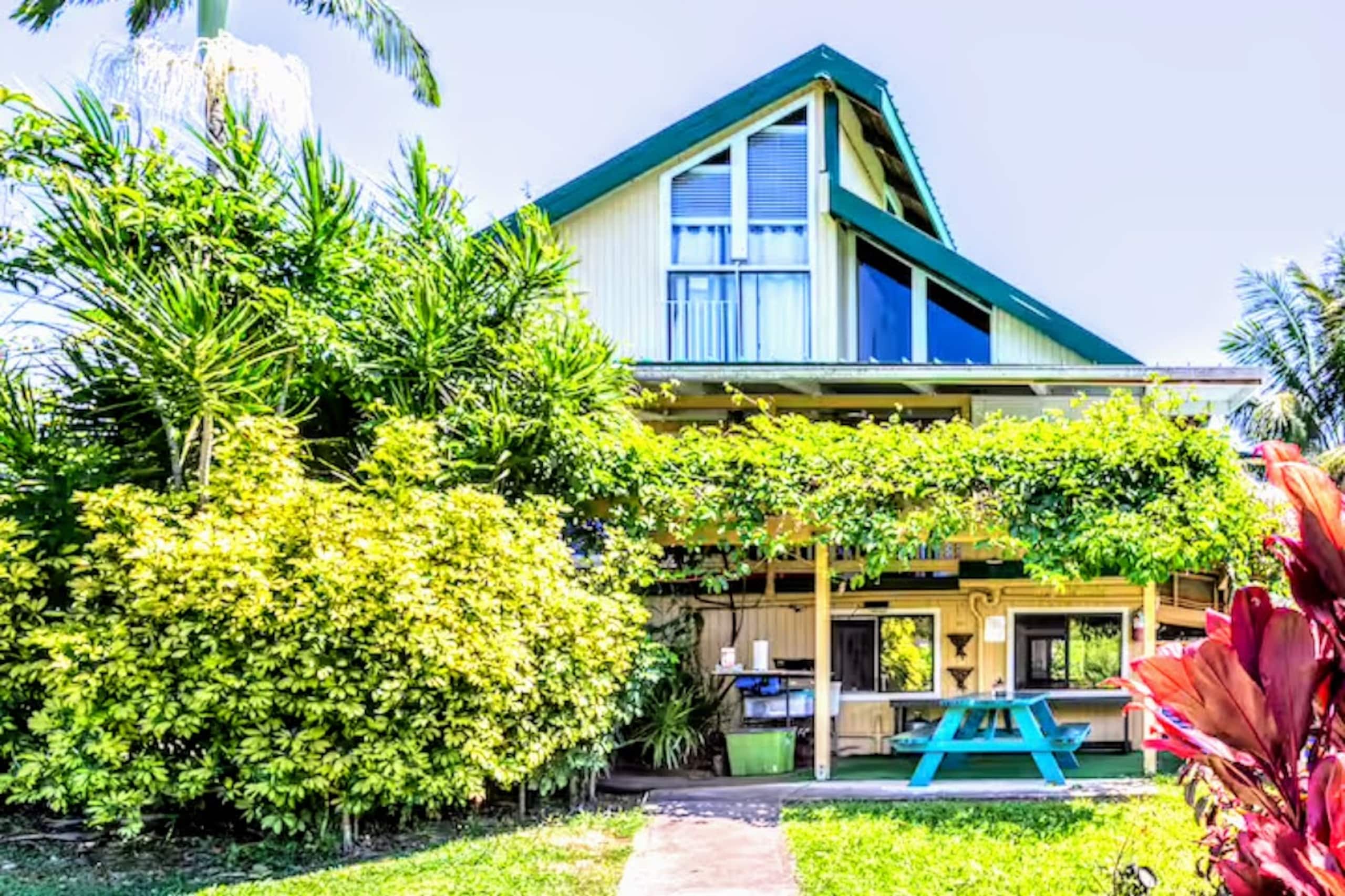 Home in Pepeekeo · ★5.0 · 1 bedroom · 1 bed · 3 shared baths - Image 32