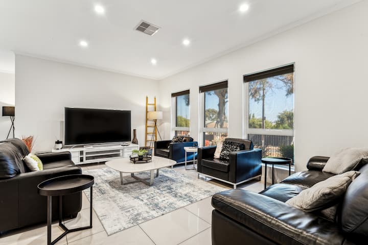 Modern Family 3br 2bth • 10 Min Cbd • Free Parks - Enfield
