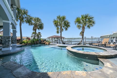 Luxury Waterfront Estate-Private Pool/Sunset Views