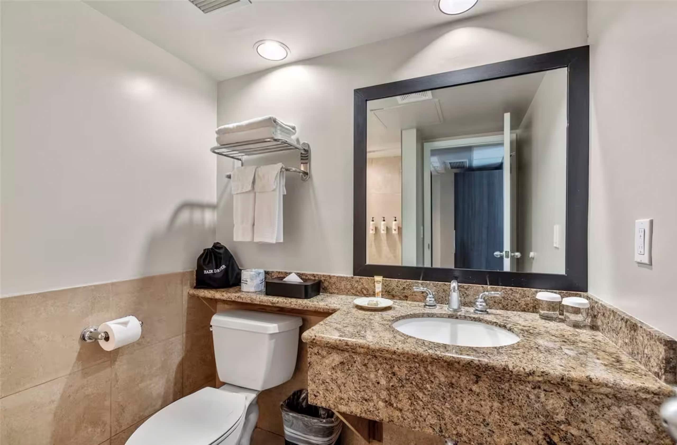 Hotel in Honolulu · ★4.93 · 1 bedroom · 1 bed · 1 private bath - Image 4