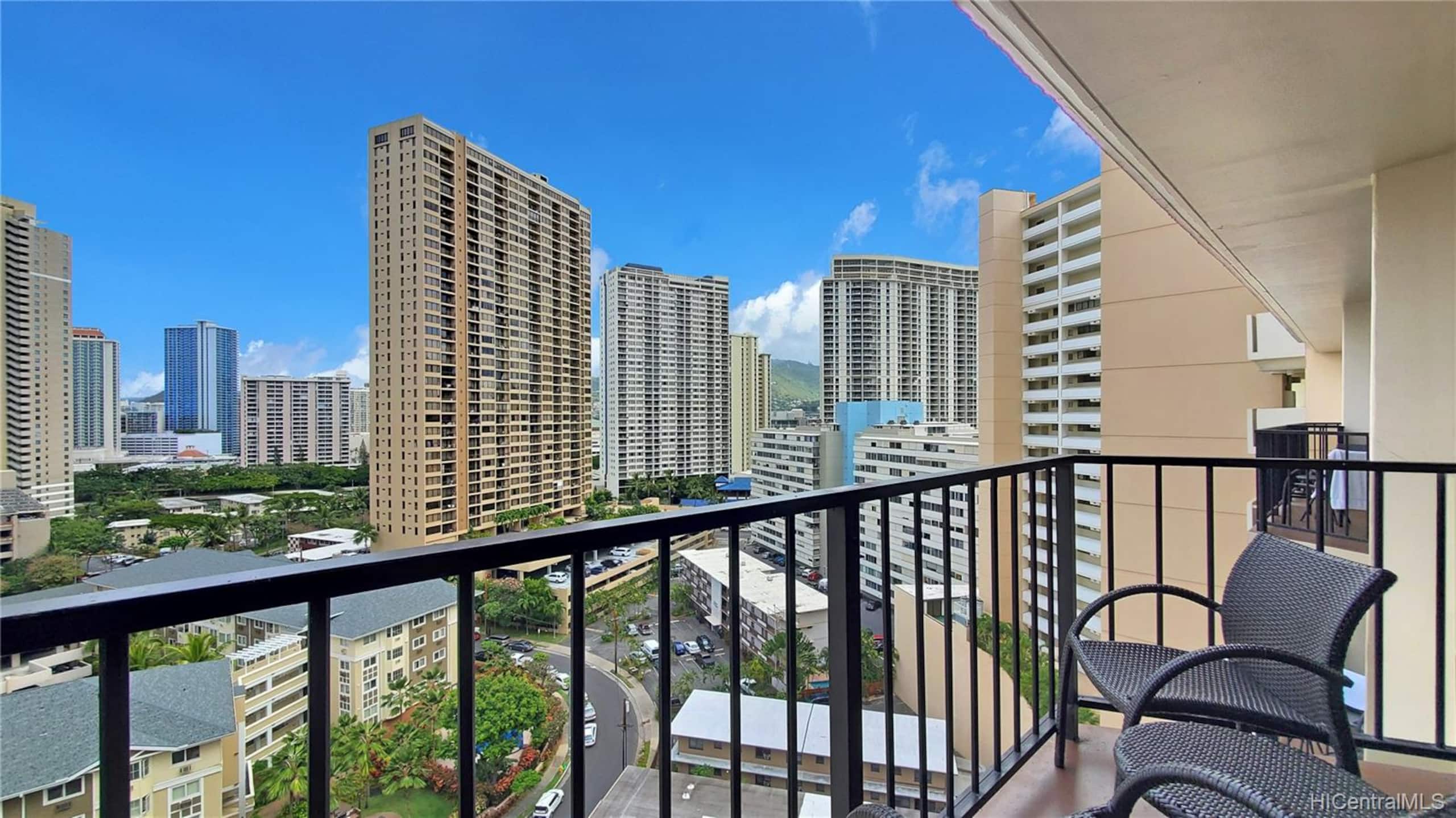 Hotel in Honolulu · ★4.93 · 1 bedroom · 1 bed · 1 private bath - Image 7