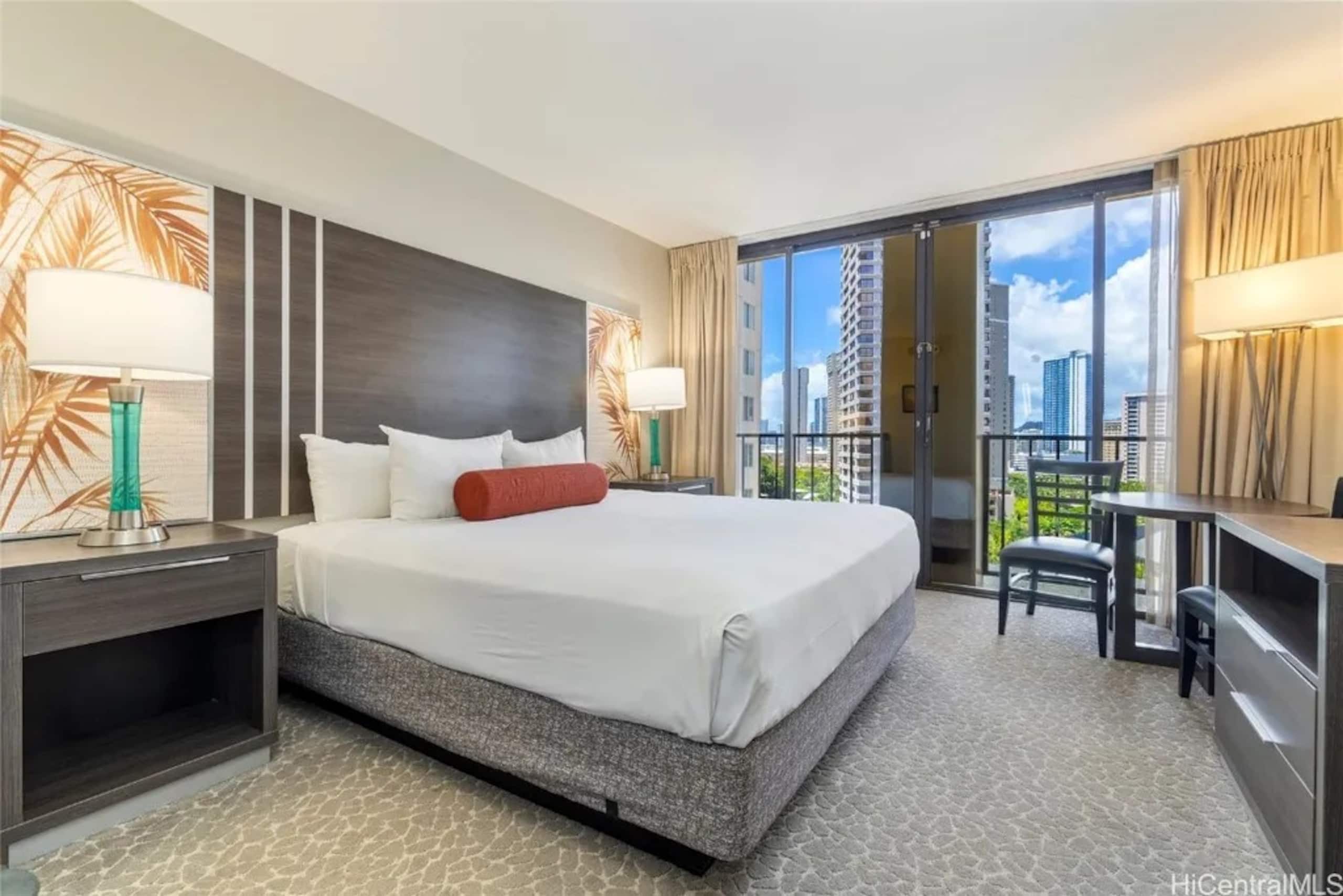 Hotel in Honolulu · ★4.93 · 1 bedroom · 1 bed · 1 private bath - Image 3