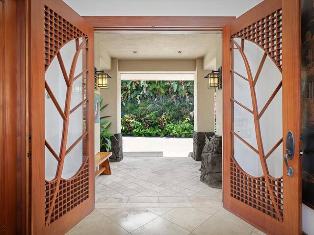 Luxury, Exclusive area, Ocean view. Infinity Pool. gallery image 3