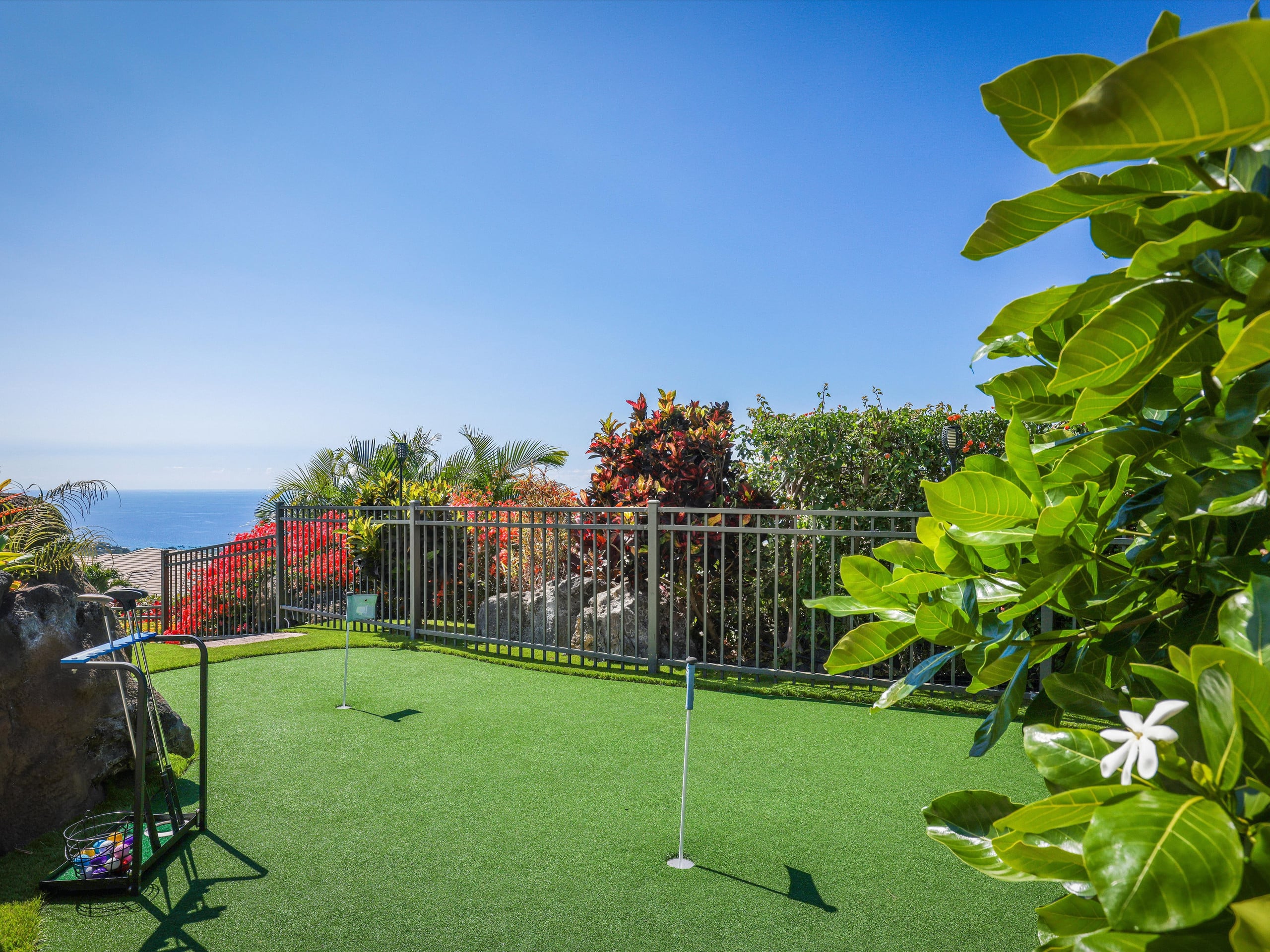 Home in Kailua-Kona · ★4.94 · 3 bedrooms · 3 beds · 3 baths - Image 15