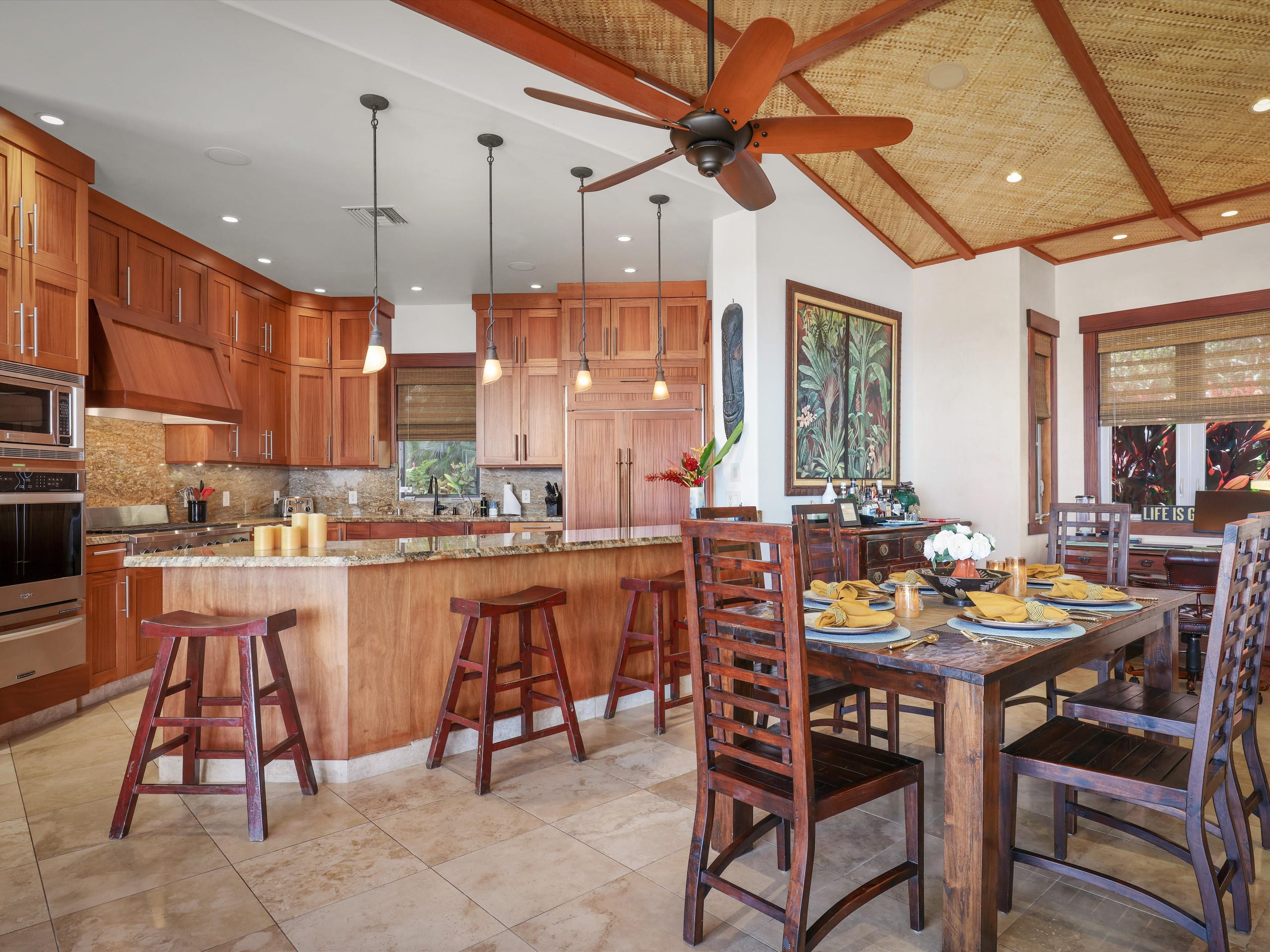 Home in Kailua-Kona · ★4.94 · 3 bedrooms · 3 beds · 3 baths - Image 2