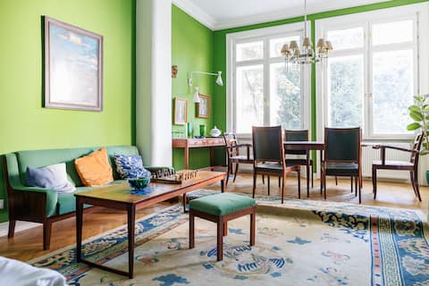 Top Airbnb: Imperial suite at Schönbrunn Palace in Penzing