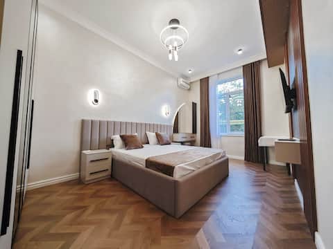 Best Location | Cozy Apt near Old Town w/ King Bed