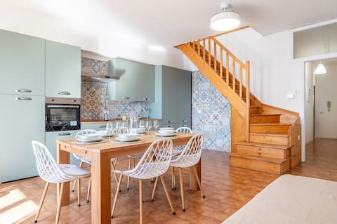 GuestHost - Fay House Sweet Seaview