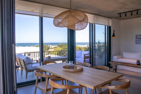 Bohouse 1- 203 Apartment with ocean views.