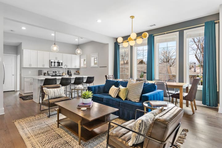 Modern Bliss – 2 mi Broadway w/ Garage by 12 South