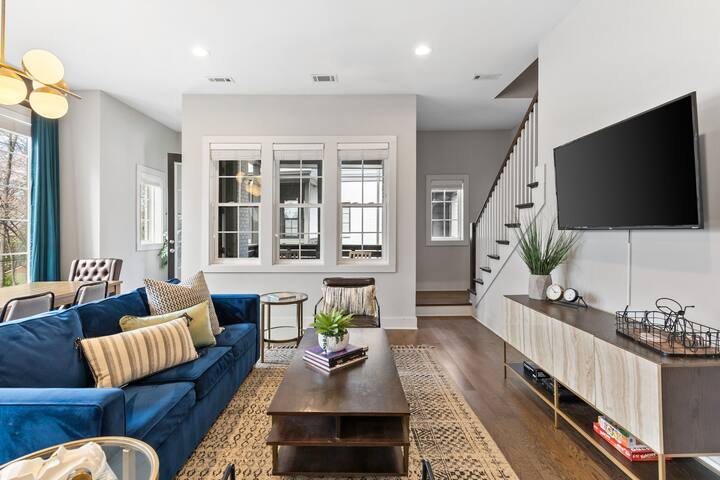 Modern Bliss – 2 mi Broadway w/ Garage by 12 South gallery image 2