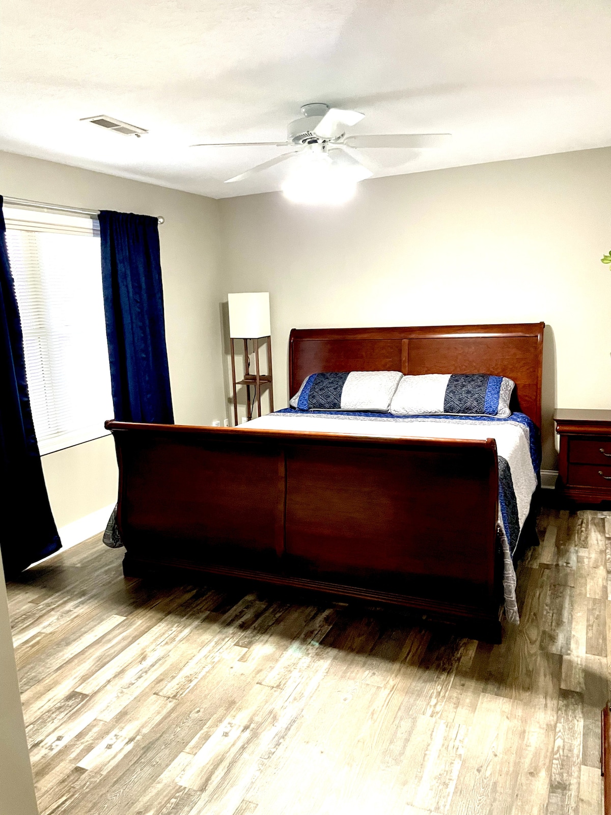 غرفة النوم 1