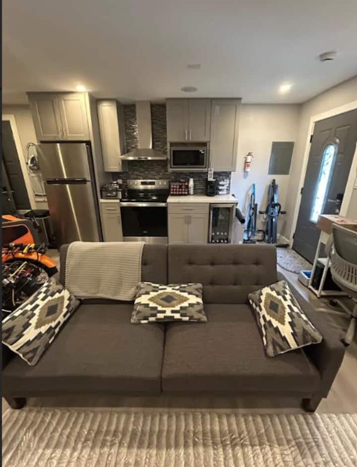 Lake Summit Nest Retreat W/private Entry - Moreno Valley, CA