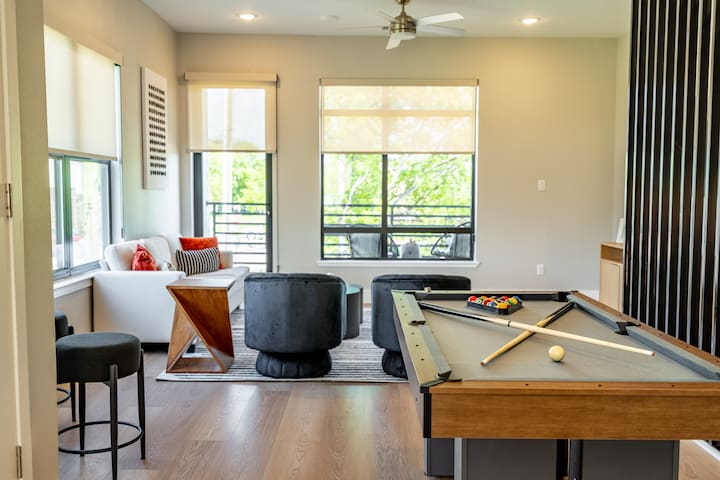 DT Designer Gem | FirePit, Pool Table, Telescope