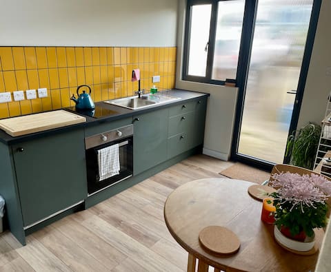 Popular Airbnb listing: Beechwood Annex in Frome