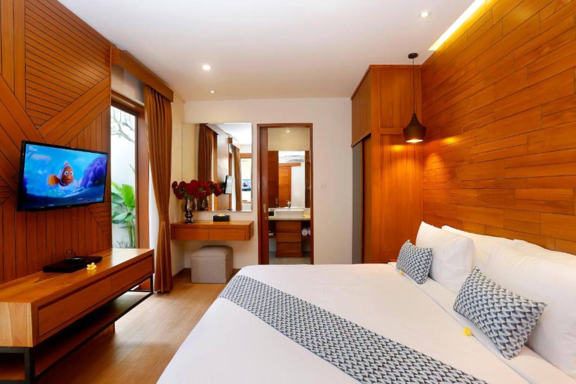 Central Poolside Escape 2 Bedroom Private Villa in Seminyak 3