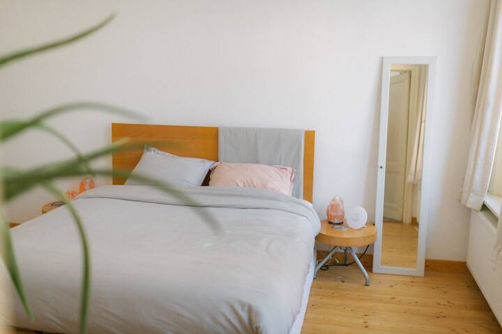 Uniek verblijf in oud stadstheater met dakterras gallery image 4